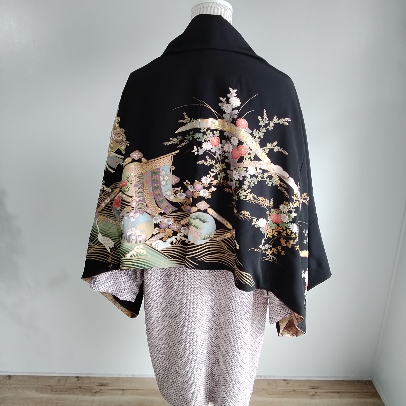 和洋折衷で使える 正絹リバーシブルモモンガコート 黒留袖リメイク