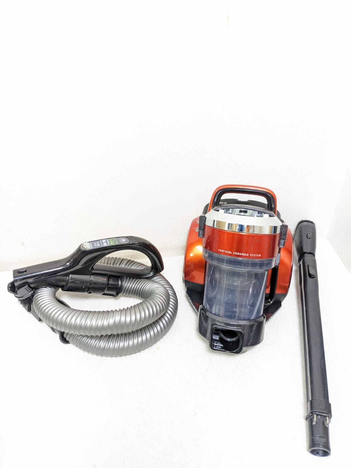 TOSHIBA VC-YG610M-D サイクロン式掃除機 2018年製 ヘッド無し - メルカリ