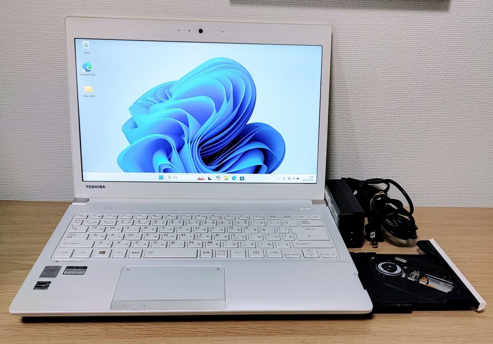 TOSHIBA dynabook i7/8GB/SSD256GB FHD - メルカリ