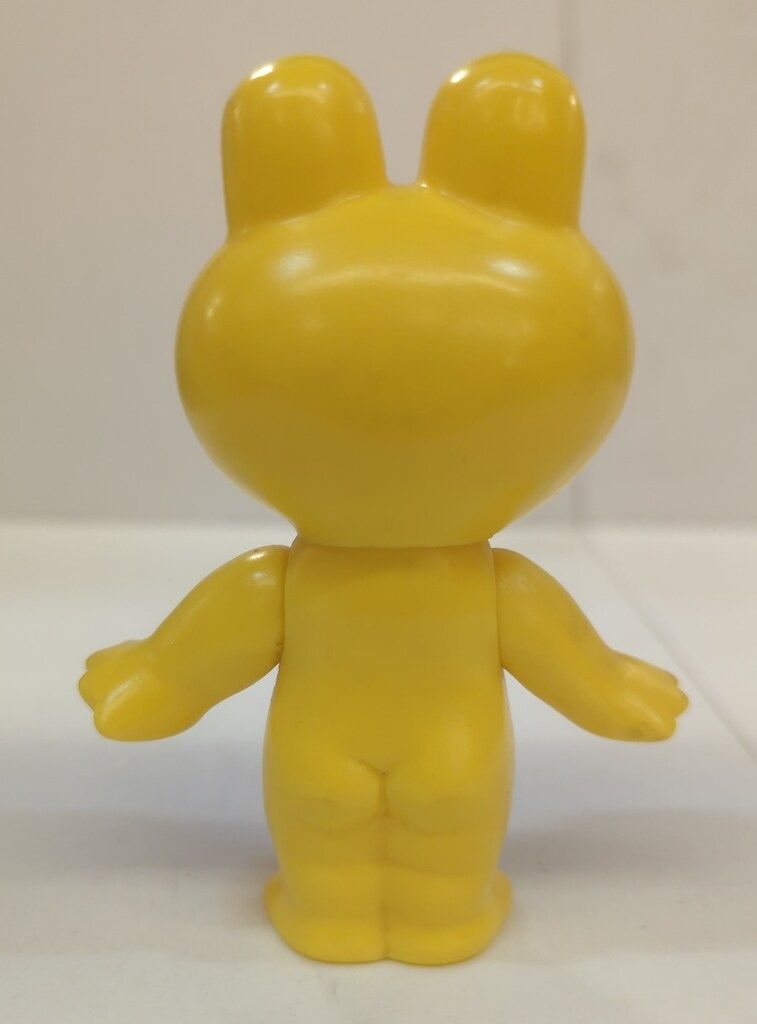 興和 ソフビ人形 黄/ケロちゃん 渦巻き 95mm - メルカリ