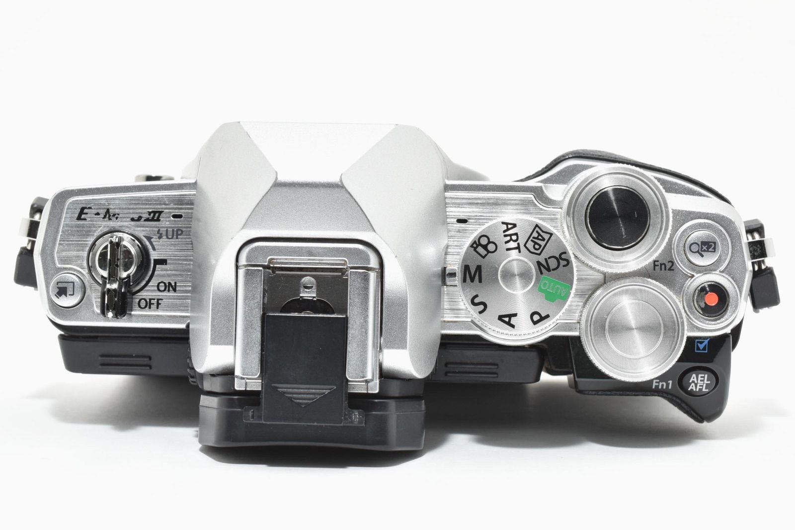 ☆大特価品☆ OLYMPUS オリンパス OM-D E-M10 MarkIII シルバー ボディ