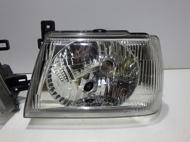 パジェロミニ ヘッドライト左右 ハロゲン H58A レべ無 100-87339