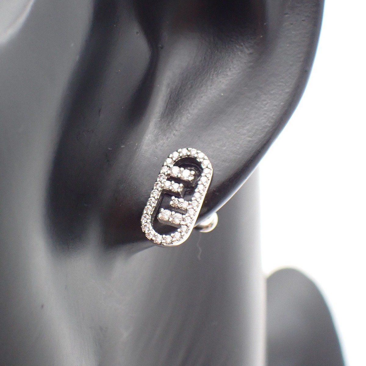 FENDI フェンディ オーロック FFロゴ ピアス シルバー色金具