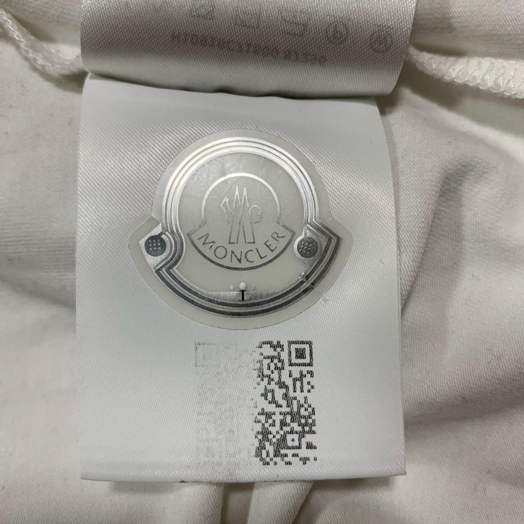 美品〕モンクレール 〔美品〕モンクレール スリムフィット ホワイト