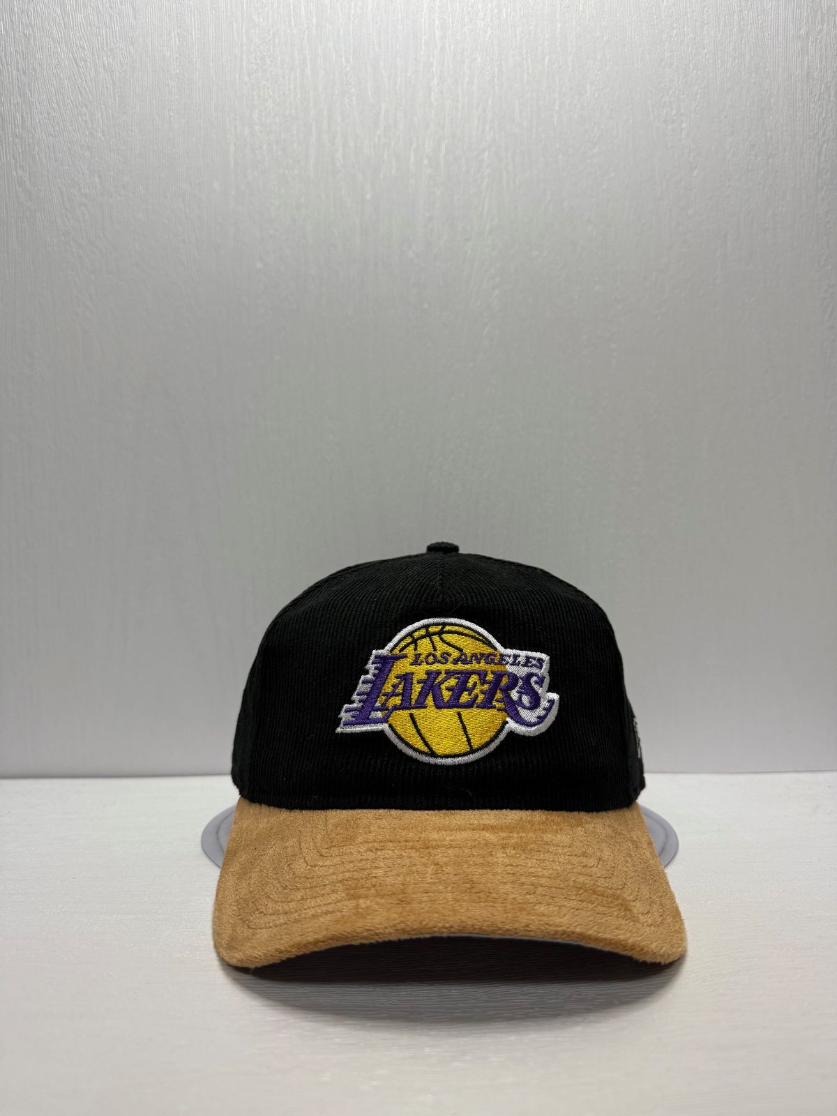 Newera ロサンゼルスレイカーズ スウェードレザー GOLFER スナップ