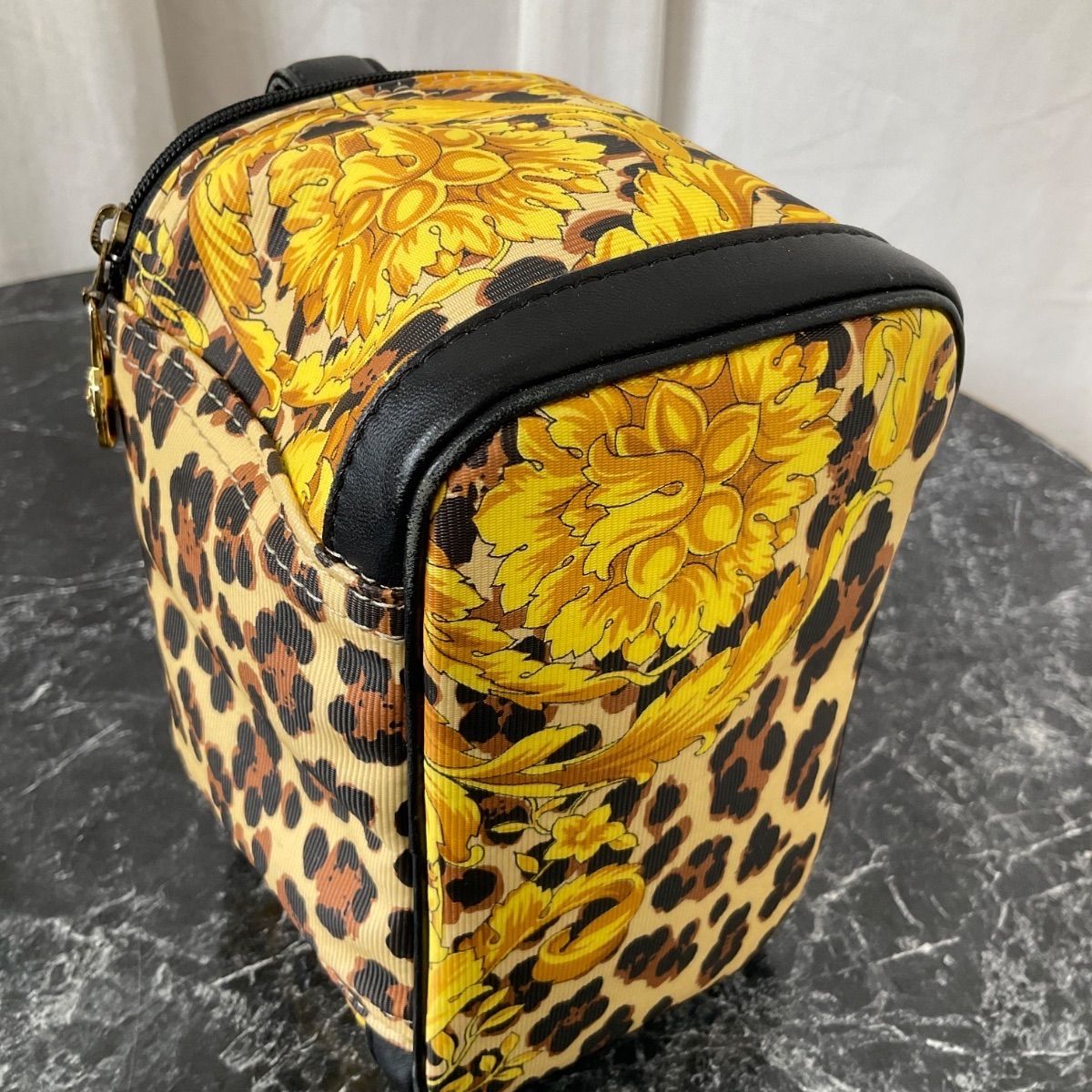GIANNI VERSACE ジャンニヴェルサーチ バニティ ミニバニティポーチ