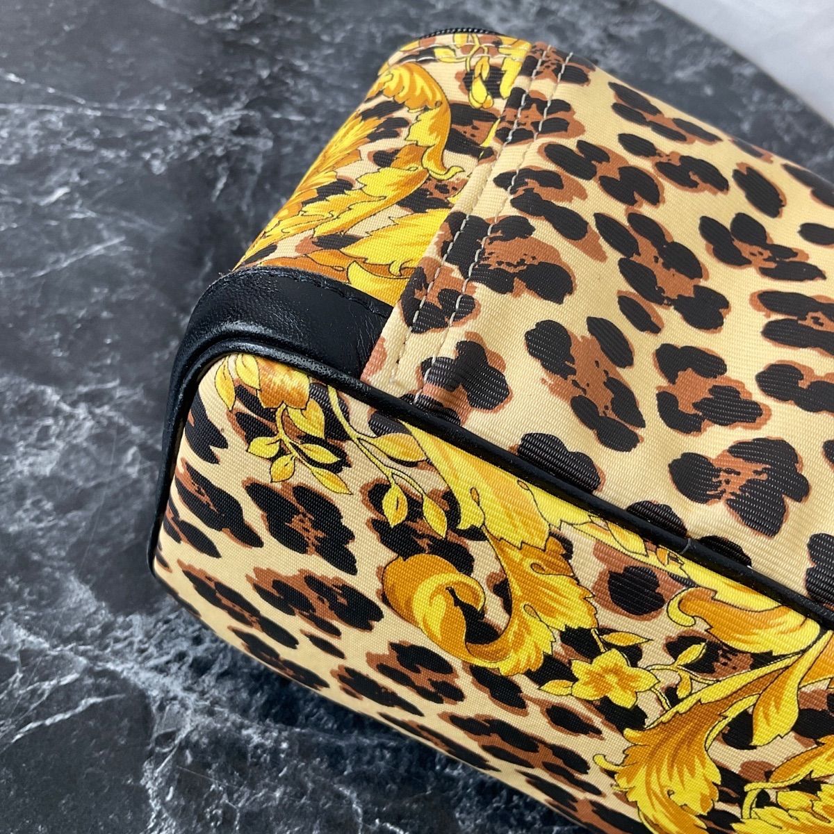 GIANNI VERSACE ジャンニヴェルサーチ バニティ ミニバニティポーチ