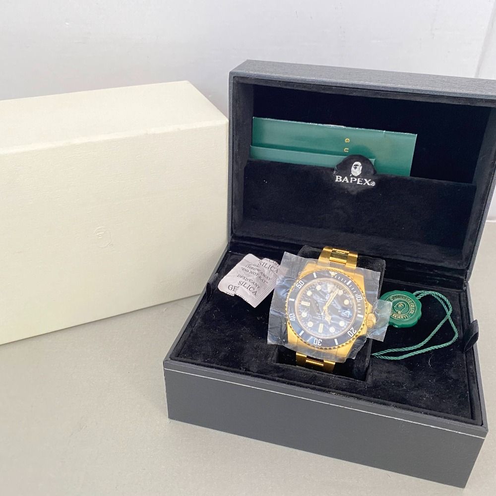 03w24495【箱/ケース付き美品】BAPE Type 1 BAPEX Gold ベイプ タイプ1 ベイペックス ゴールド  ゴールド ブラック  メンズ  腕時計