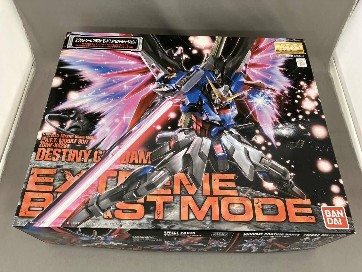 未使用品 プラモデル バンダイ 1/100 デスティニーガンダム