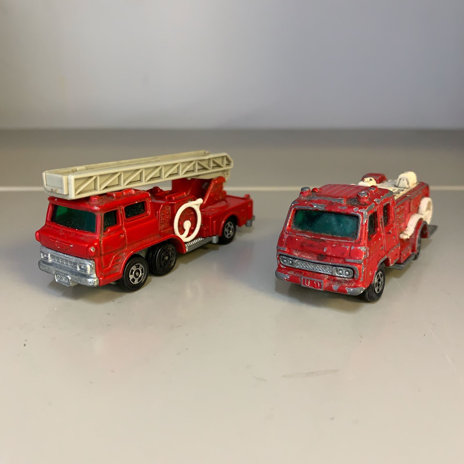 〇トミカ NO.29 日野 ハシゴ消防車 tomica、トミカ NO.22 化学消防車