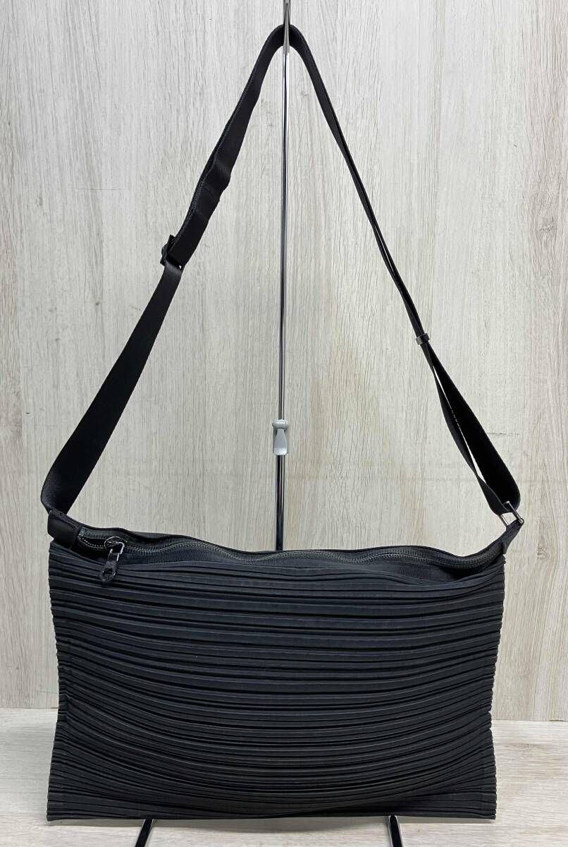 PLEATS PLEASE ISSEY MIYAKE プリーツプリーズ イッセイミヤケ