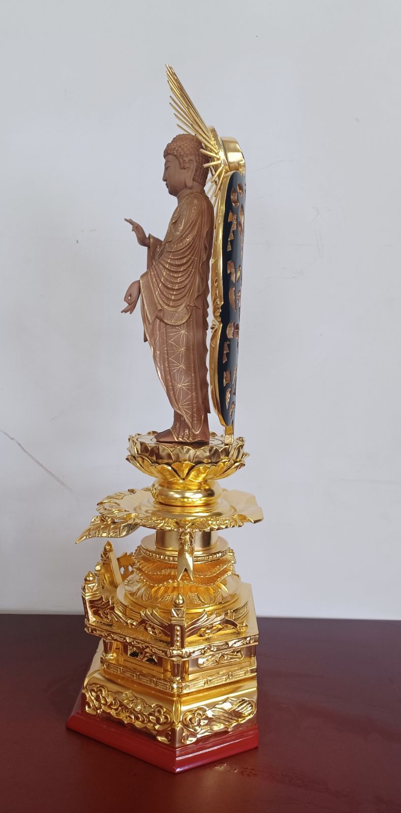 純金箔押 六角ケマン台座 仏白檀 西立弥陀 櫛光背 仏金泥 8.0寸 - メルカリ