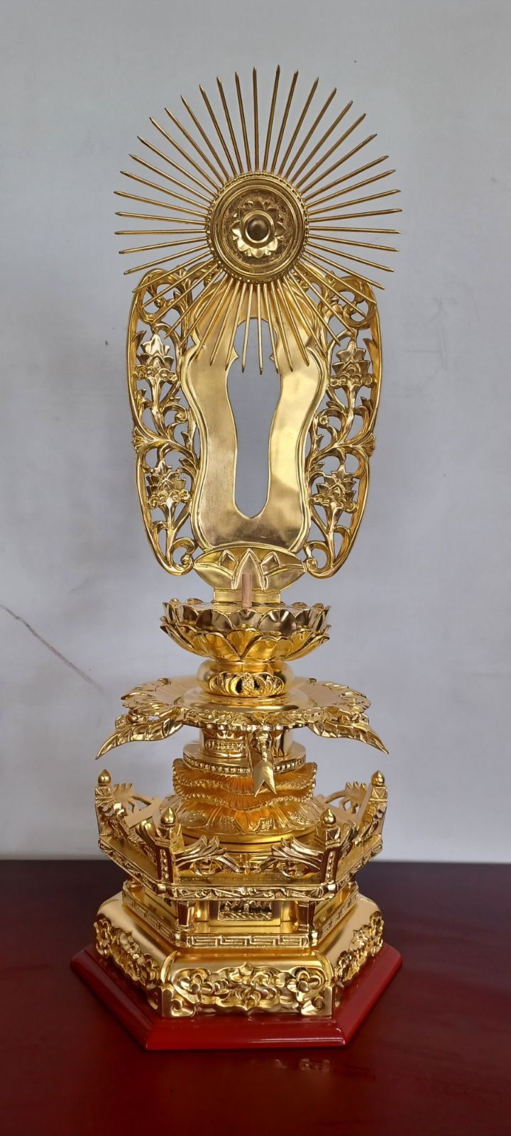 純金箔押 六角ケマン台座 仏白檀 西立弥陀 櫛光背 仏金泥 8.0寸 - メルカリ