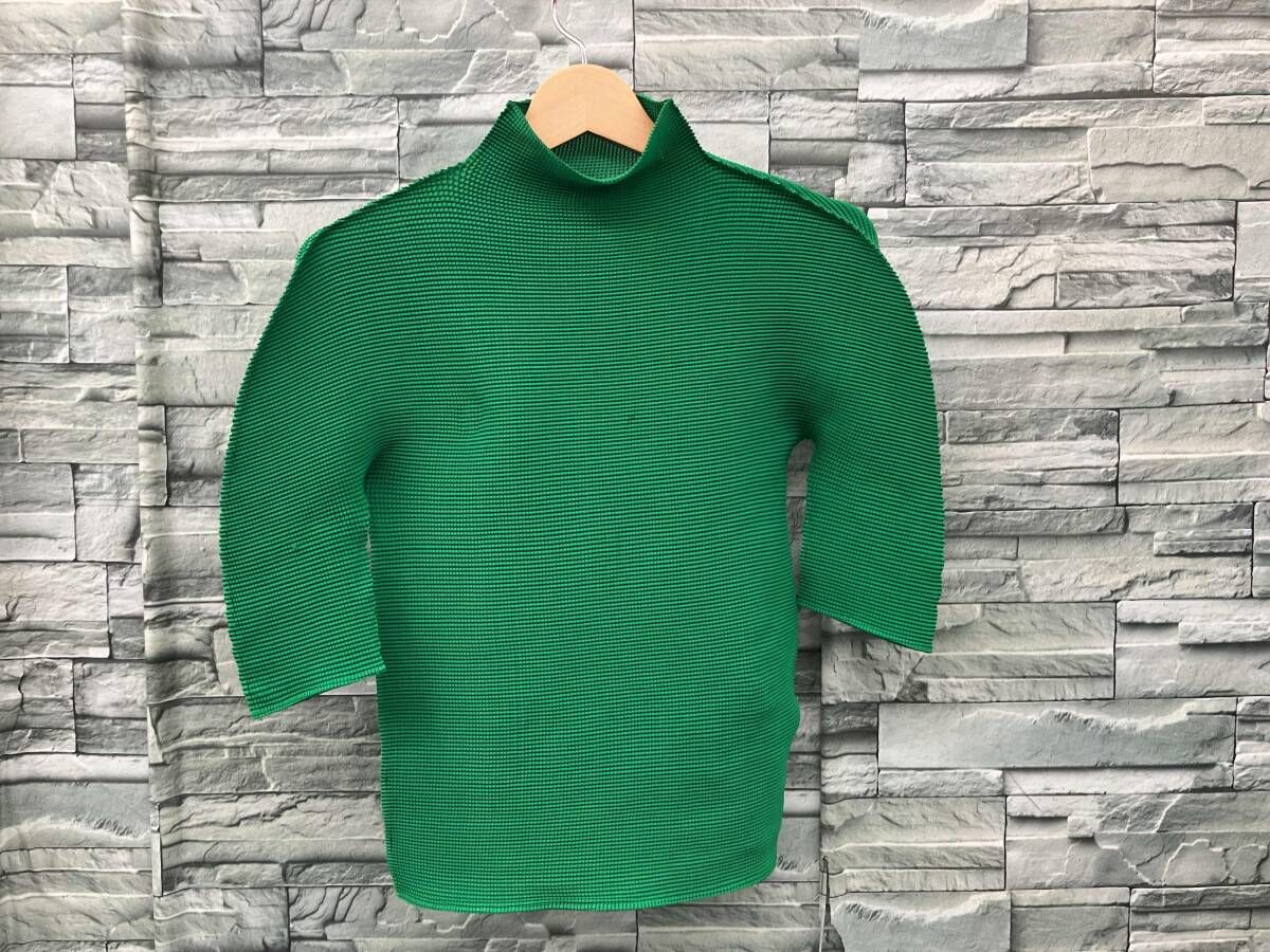 ISSEY MIYAKE MEイッセイミヤケ／半袖カットソー／GRN／フリーサイズ