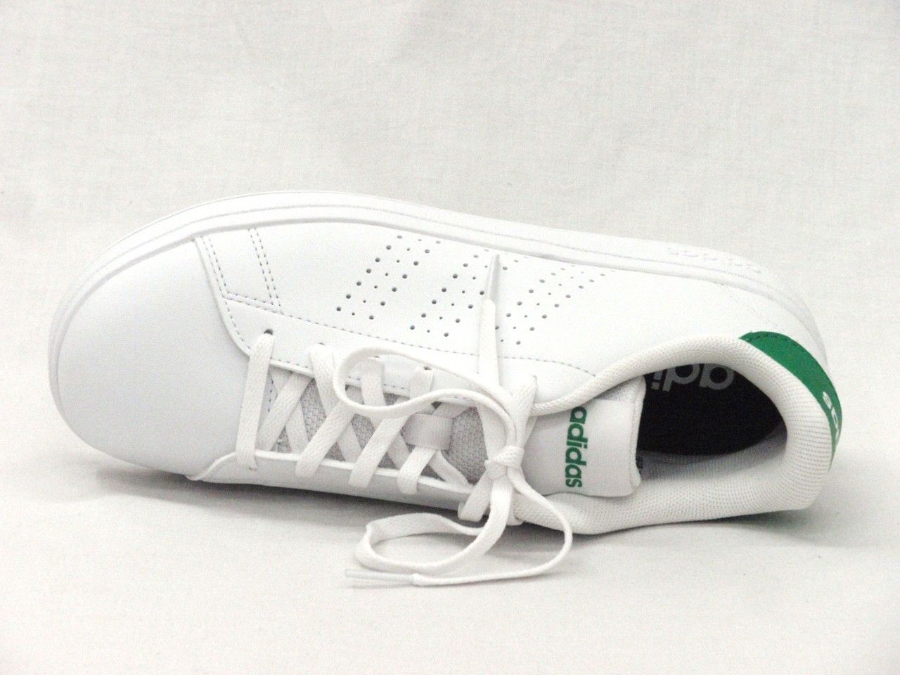 レディーススニーカー 白色 アディダス adidas ID3889 ホワイト