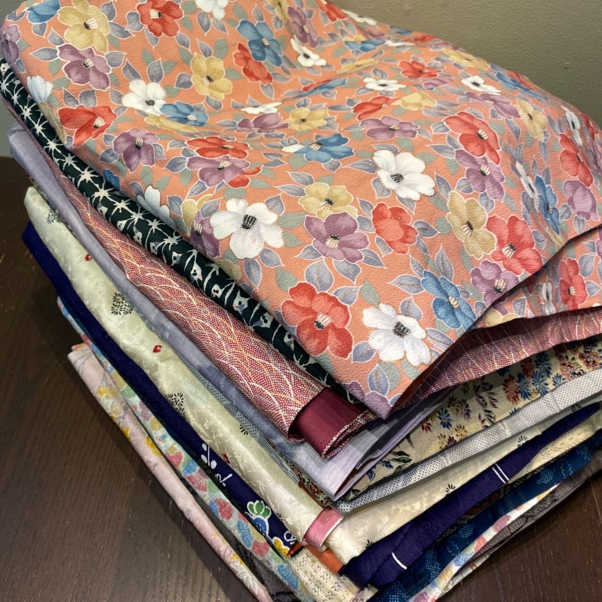 まとめ売り】正絹着物15枚 リメイク素材 ハンドメイド向け - メルカリ