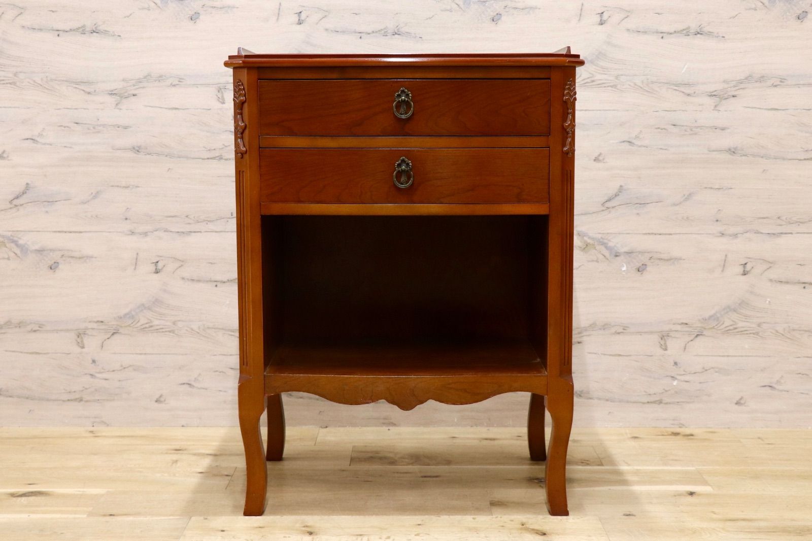 GMIK915C○Lynn Hollyn / リンホーリン ナイトテーブル コンソール