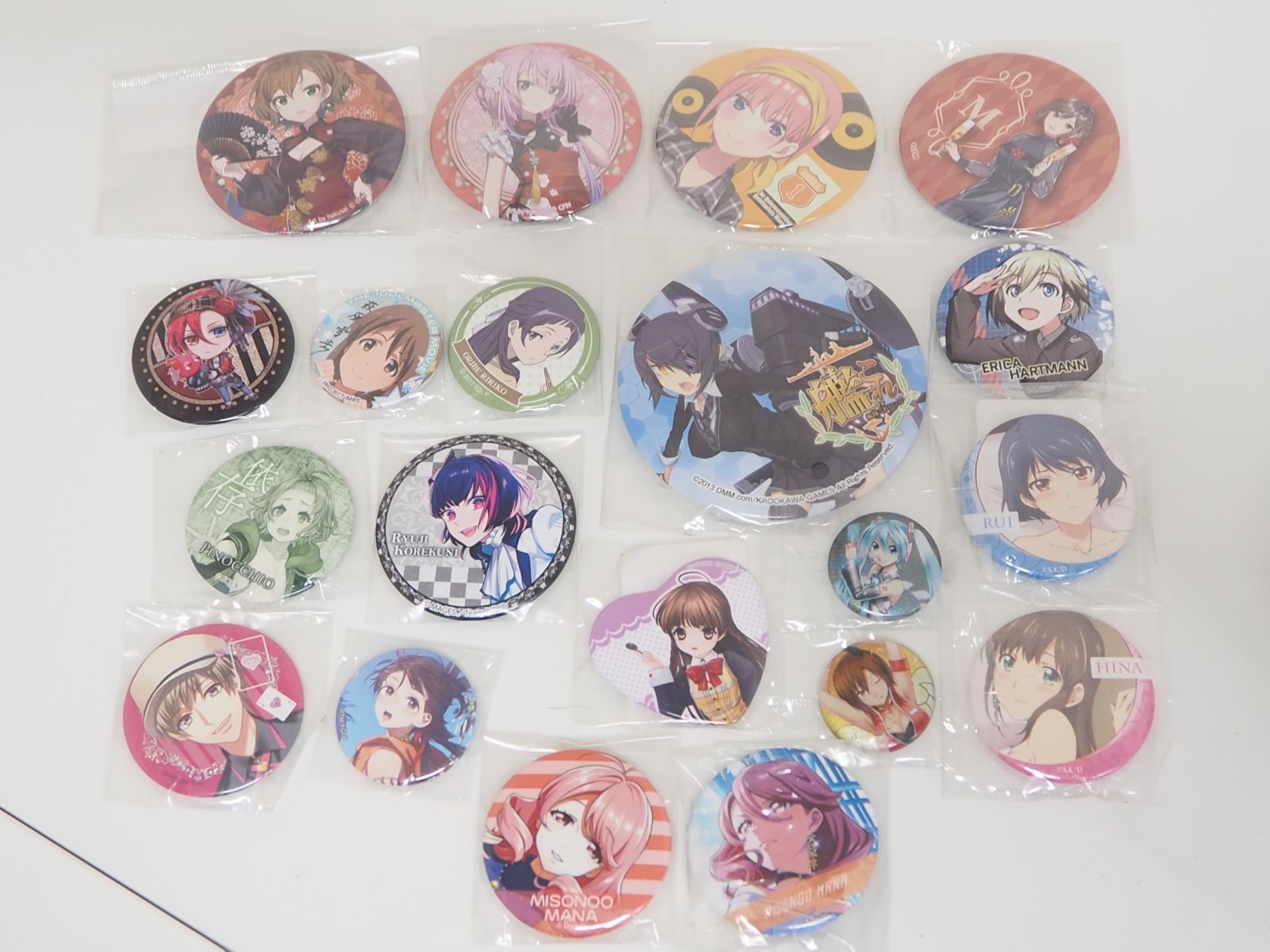 アニメグッズ 缶バッチ 20個セット - メルカリ