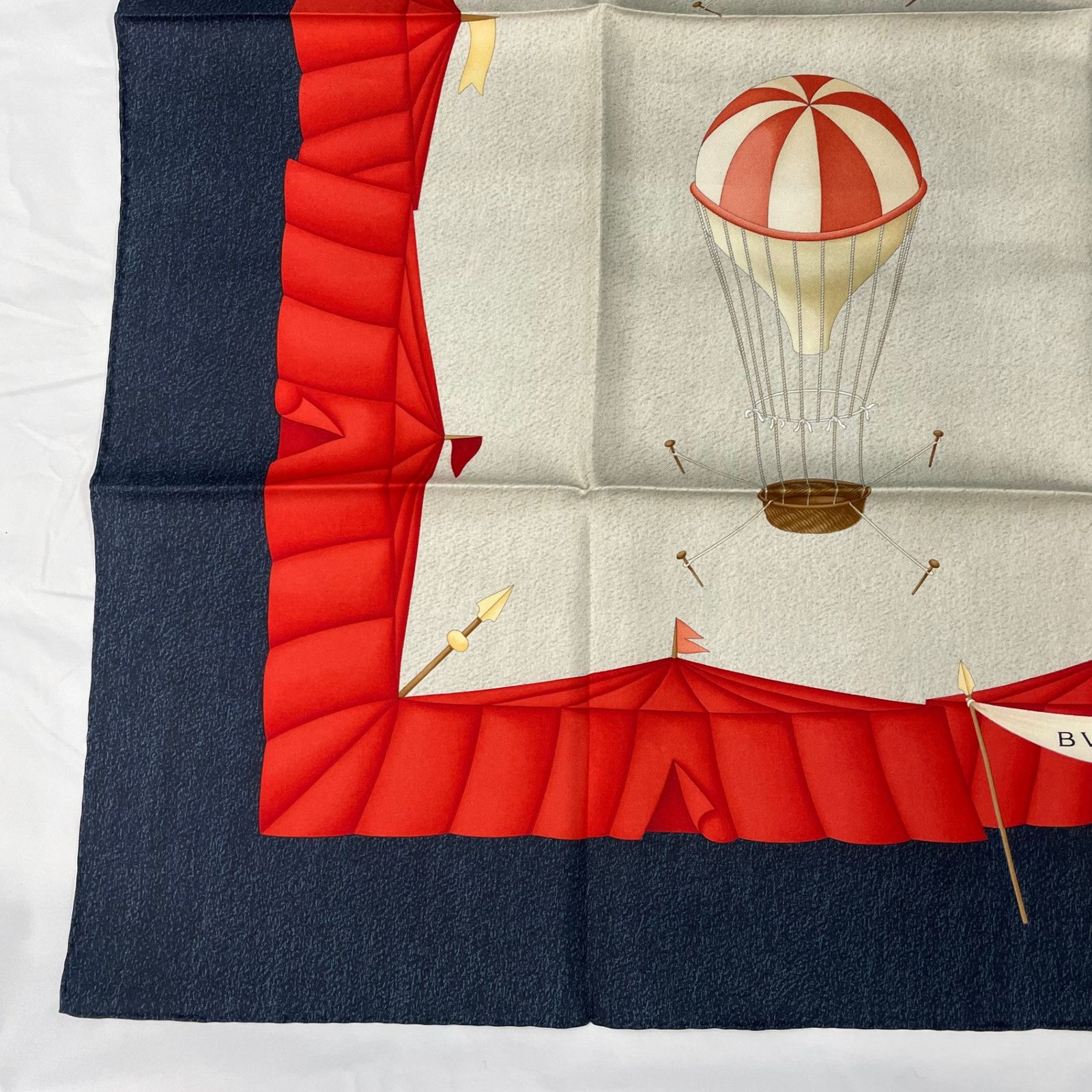新品同様 BVLGARI ブルガリ スカーフ シルク 気球柄 ネイビー×レッド