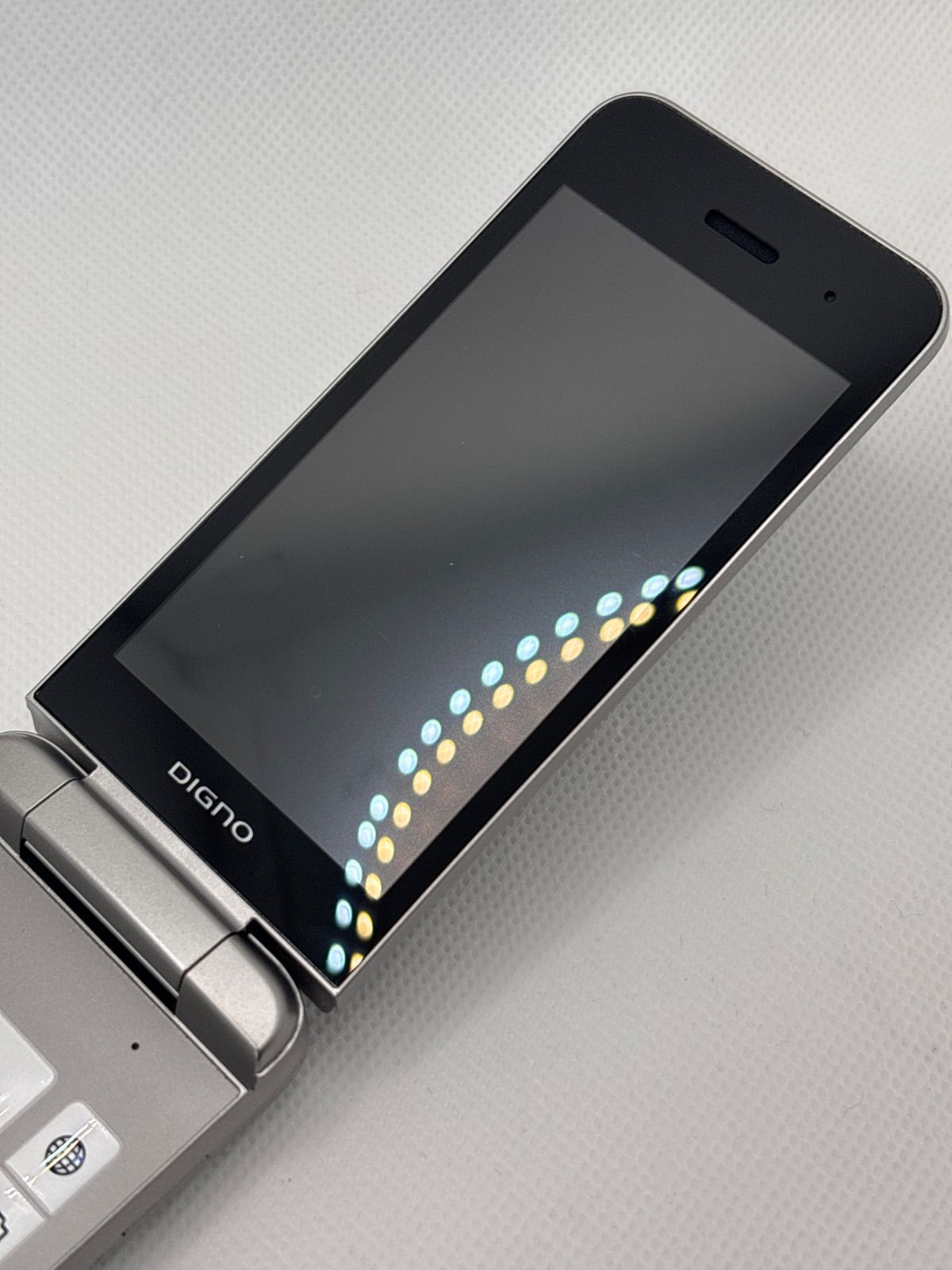 DIGNOケータイ4 A202KC シルバー 中古 SIMロック解除済 - メルカリ