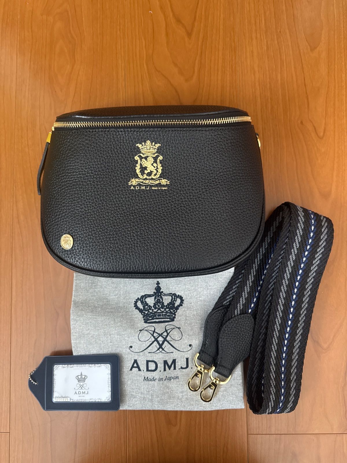 美品✨ADMJ 牛革シュリンク型押し クロスボディバッグ ショルダー