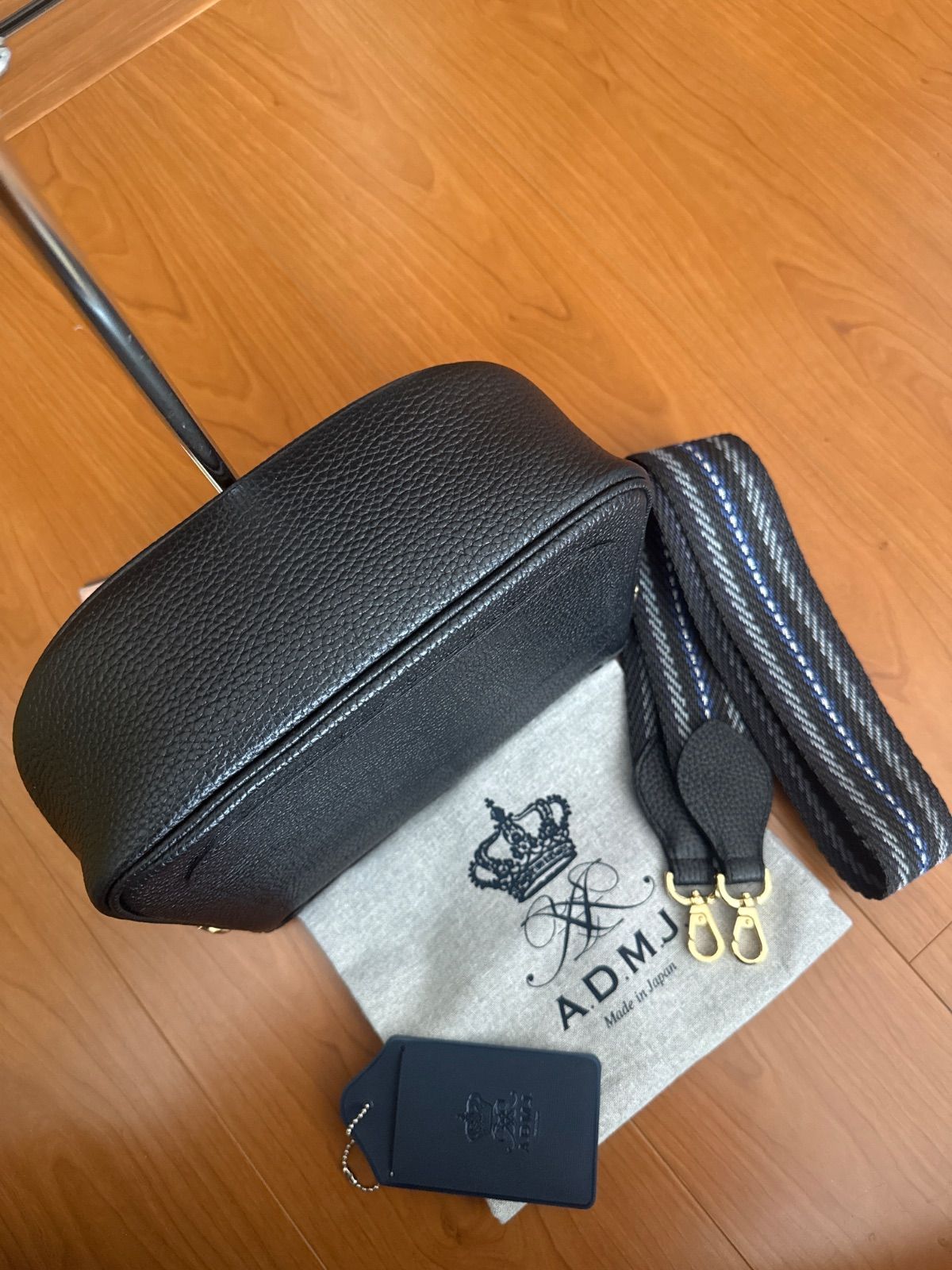 美品✨ADMJ 牛革シュリンク型押し クロスボディバッグ ショルダー 