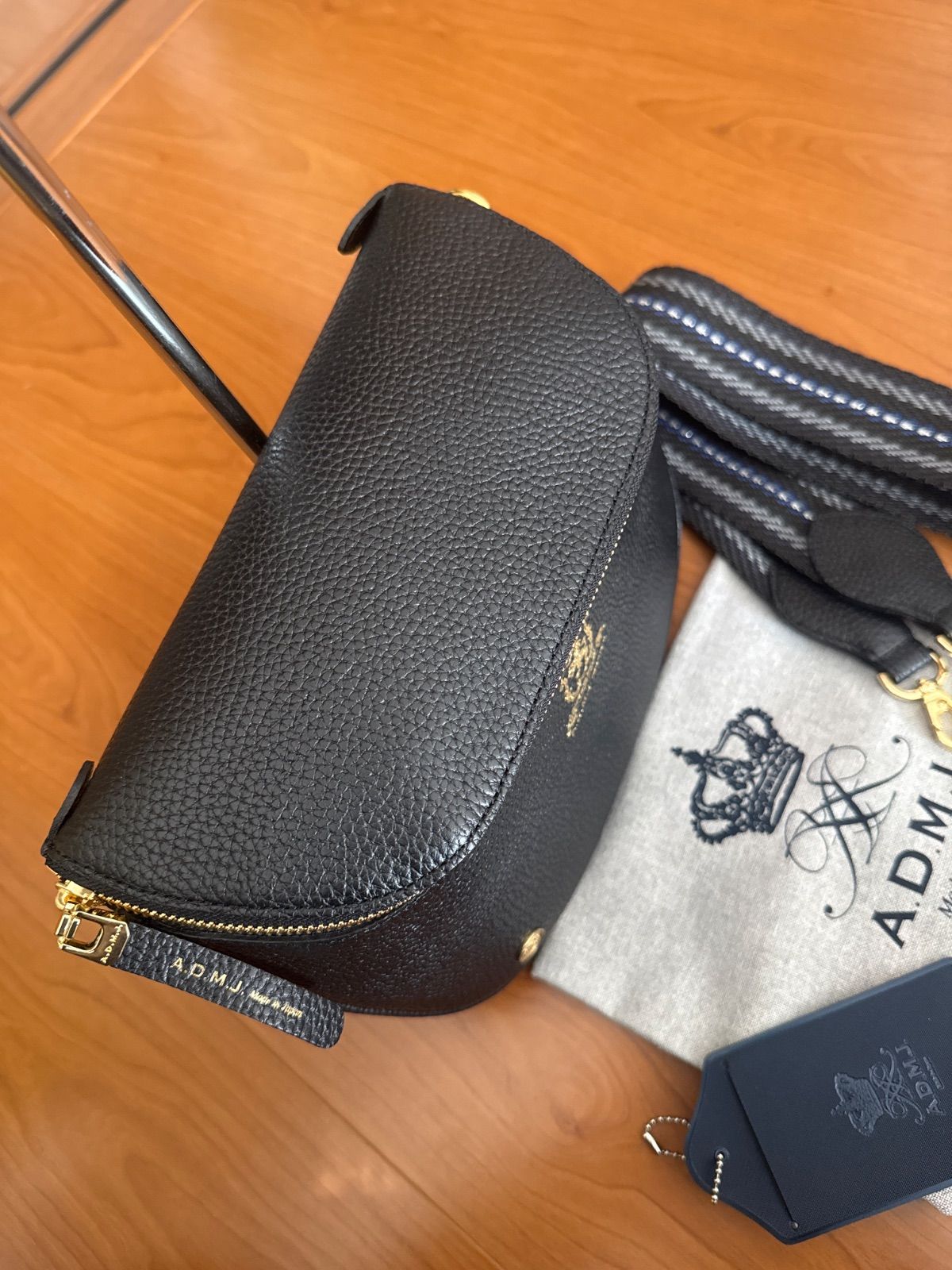 美品✨ADMJ 牛革シュリンク型押し クロスボディバッグ ショルダー