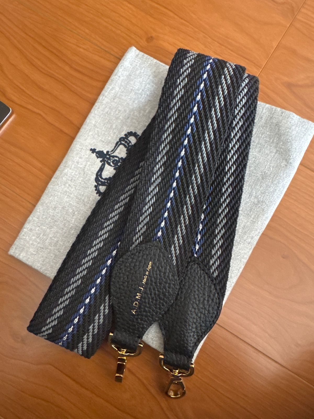 美品✨ADMJ 牛革シュリンク型押し クロスボディバッグ ショルダー