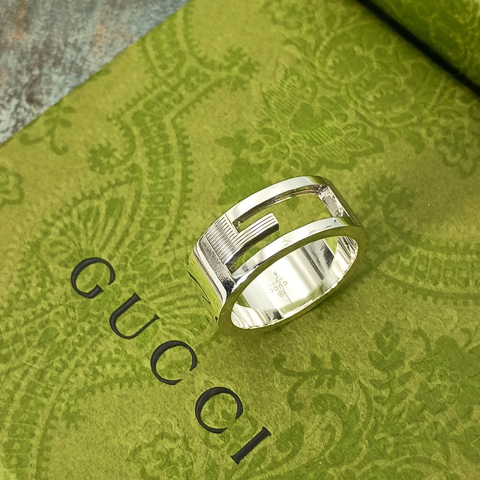 GUCCI グッチ 14号 Gカット ブランデッドG リング 指輪 メンズ