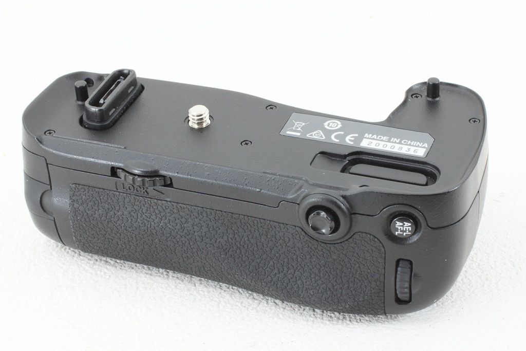 美品 Nikon ニコン MB-D16 マルチパワー バッテリー パック D750用