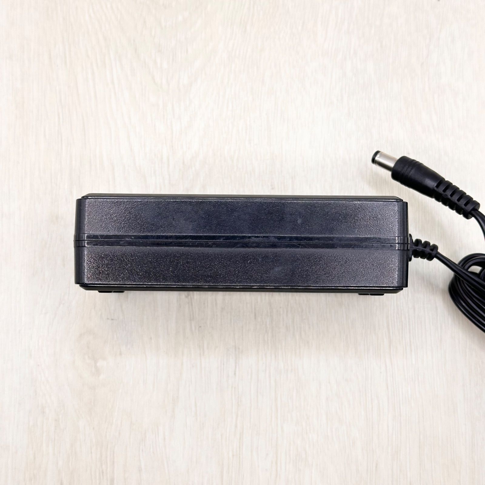 Pixioゲーミングモニター電源アダプター 12V 3A - メルカリ