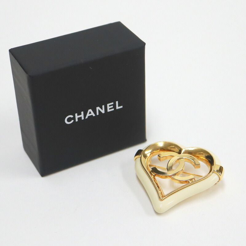 CHANEL シャネル ハートブローチ CC GP ゴールド×ベージュ A19P - メルカリ