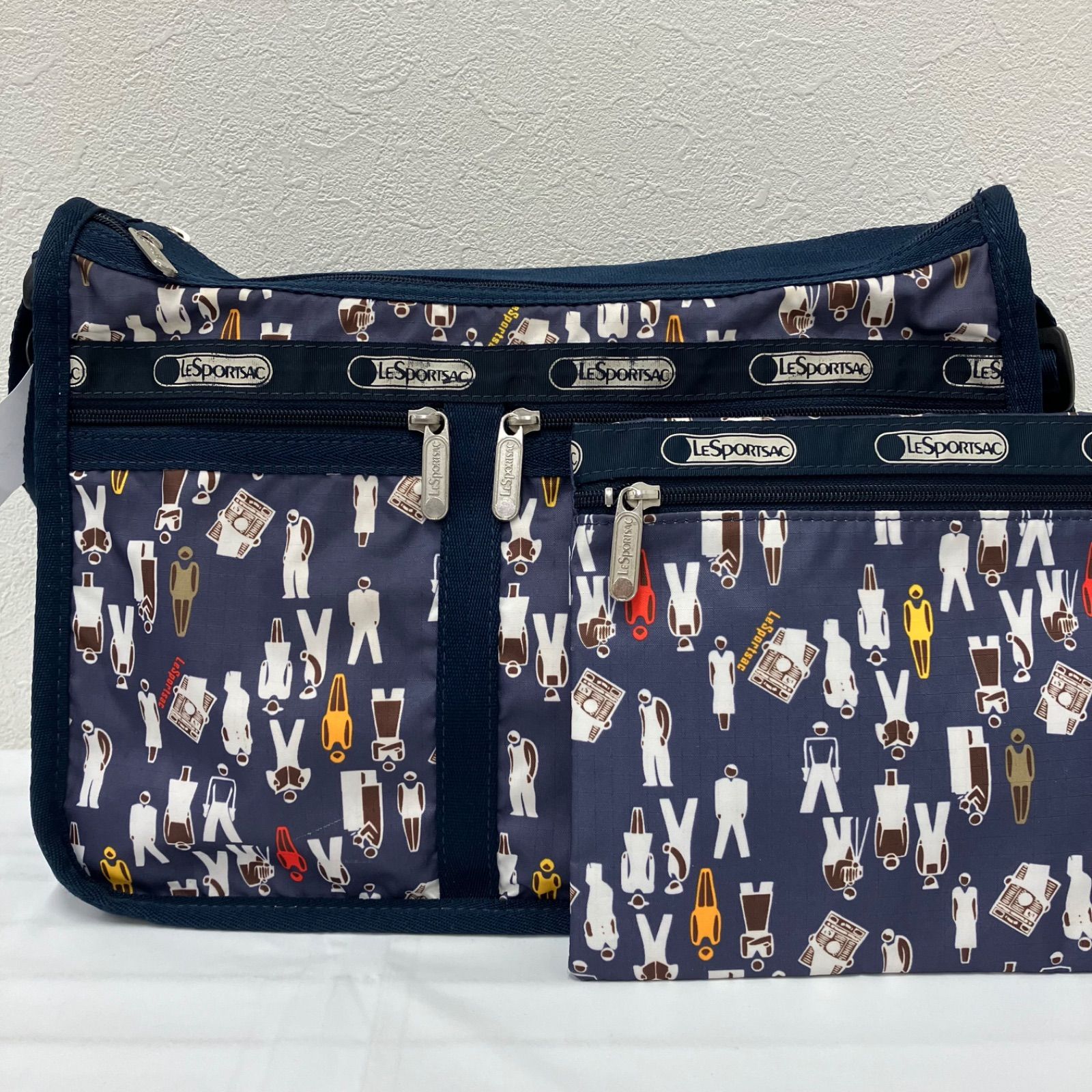354 LeSportsac レスポートサック ショルダーバッグ 斜めがけ 紐調節 