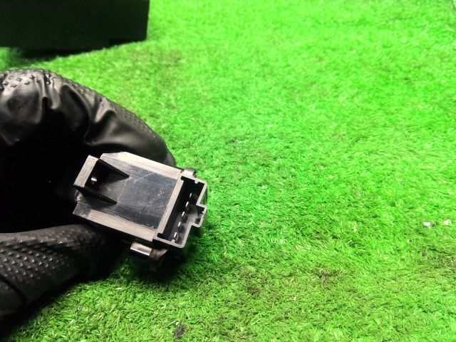 中古】インテグラ E-DC2 パワーウインドウスイッチ 35750-ST7-003ZA