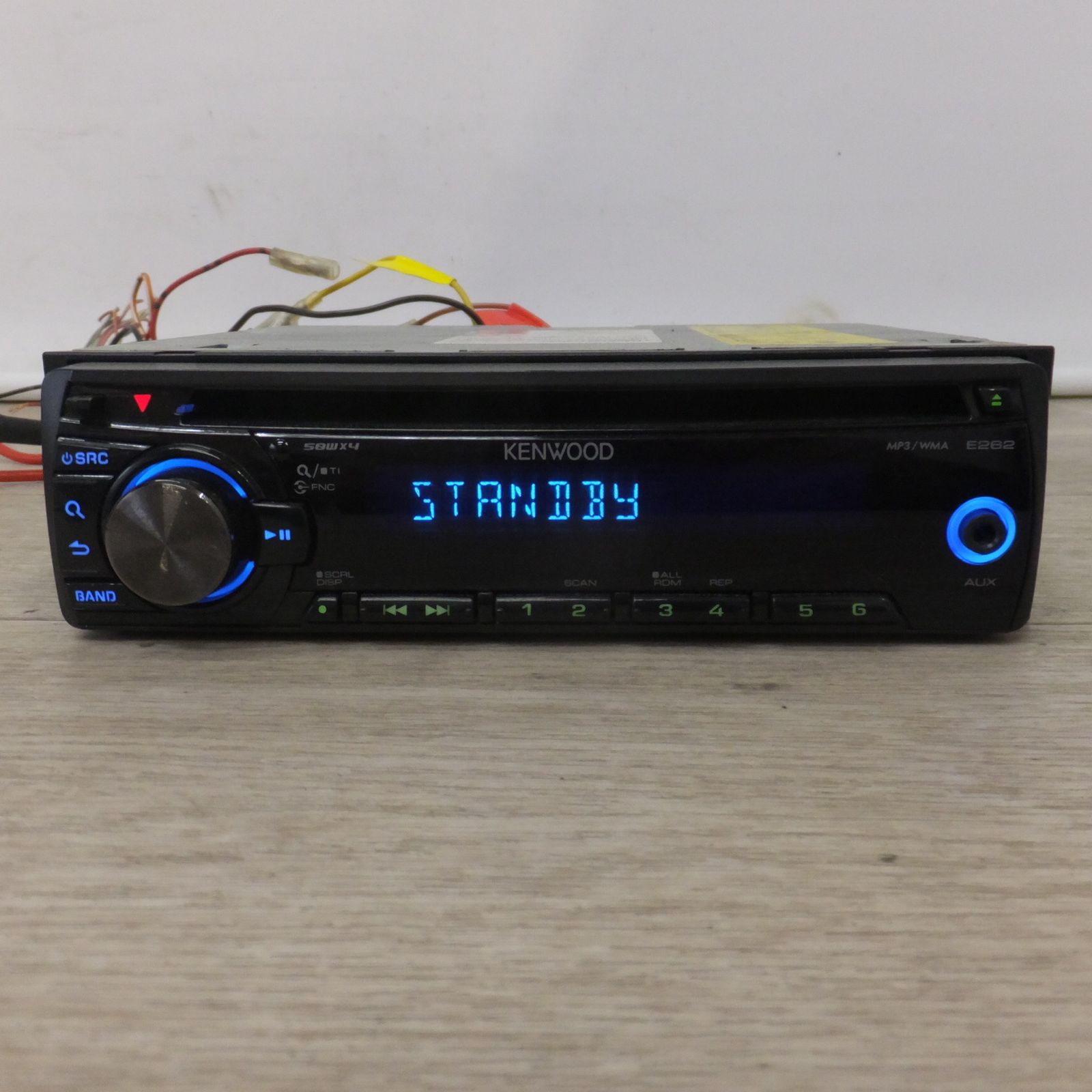 [送料無料] ★ケンウッド KENWOOD カーオーディオ 1DINコンポ CDレシーバー E262(34)★Daños/ manchas menores