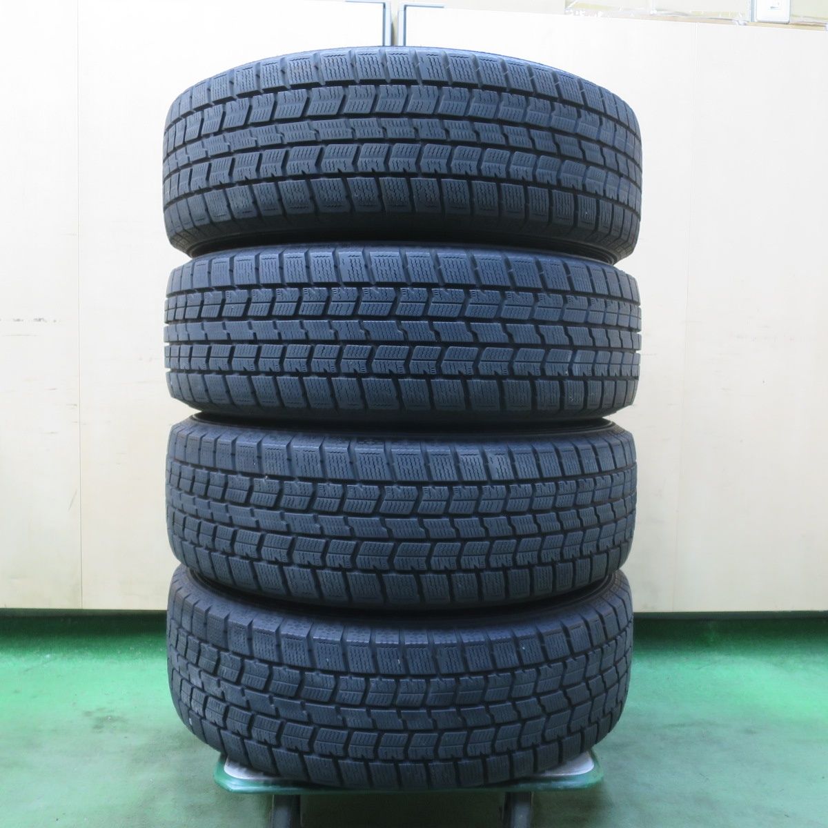 バリ溝！キレイ！8.5分☆スタッドレス 195/65R16 グッドイヤー アイス