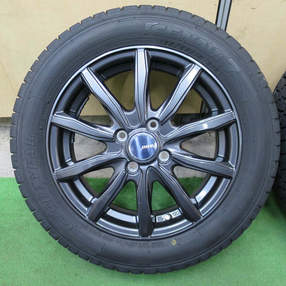 バリ溝！キレイ！8.5分☆スタッドレス 165/65R15 グッドイヤー アイス 