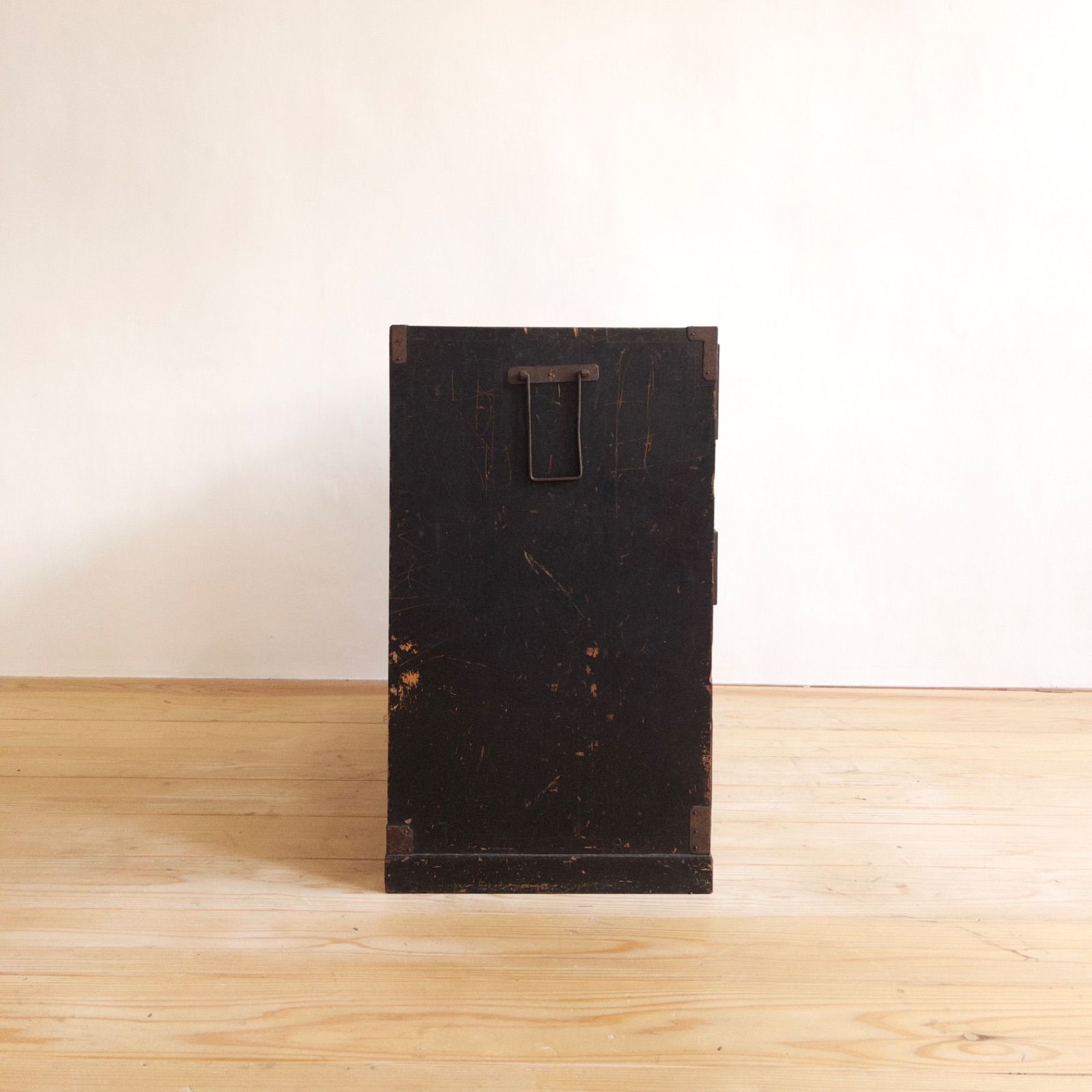 送料込み・匿名発送】 和箪笥 小ぶり 希少 横幅約69.5㎝ 5段