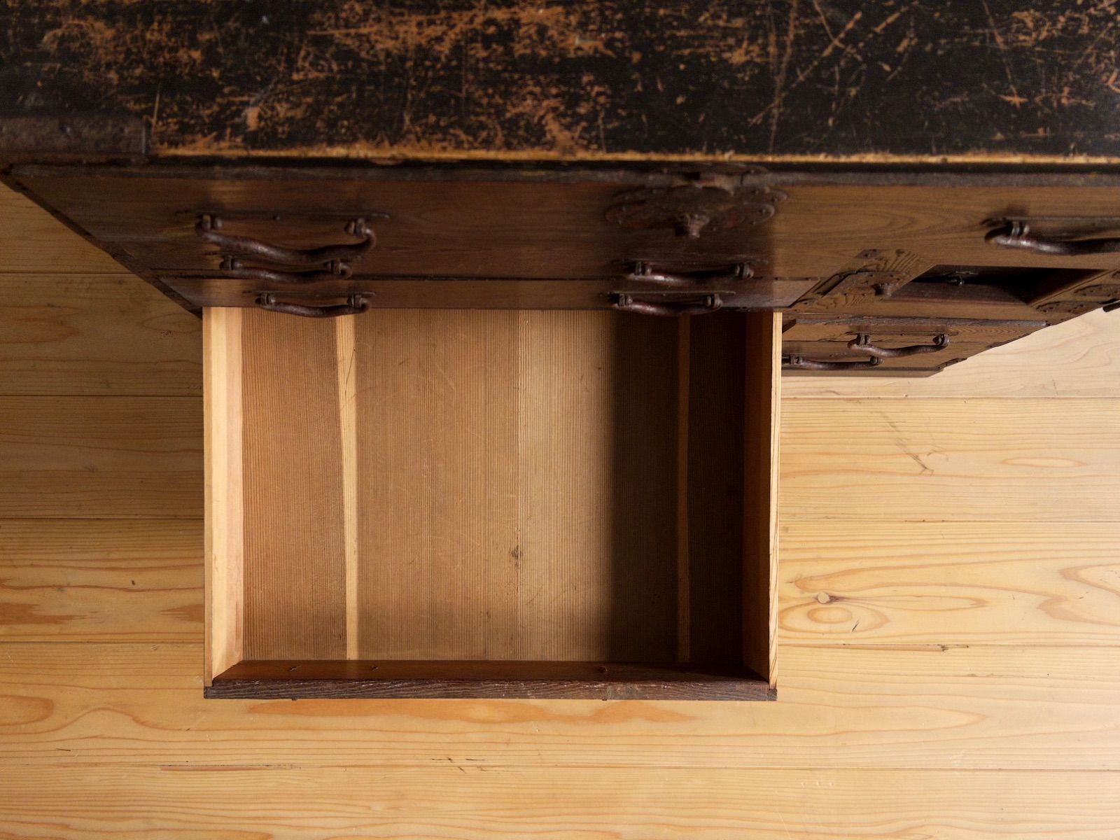 送料込み・匿名発送】 和箪笥 小ぶり 希少 横幅約69.5㎝ 5段