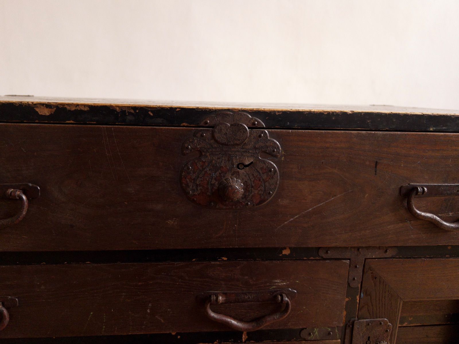 送料込み・匿名発送】 和箪笥 小ぶり 希少 横幅約69.5㎝ 5段