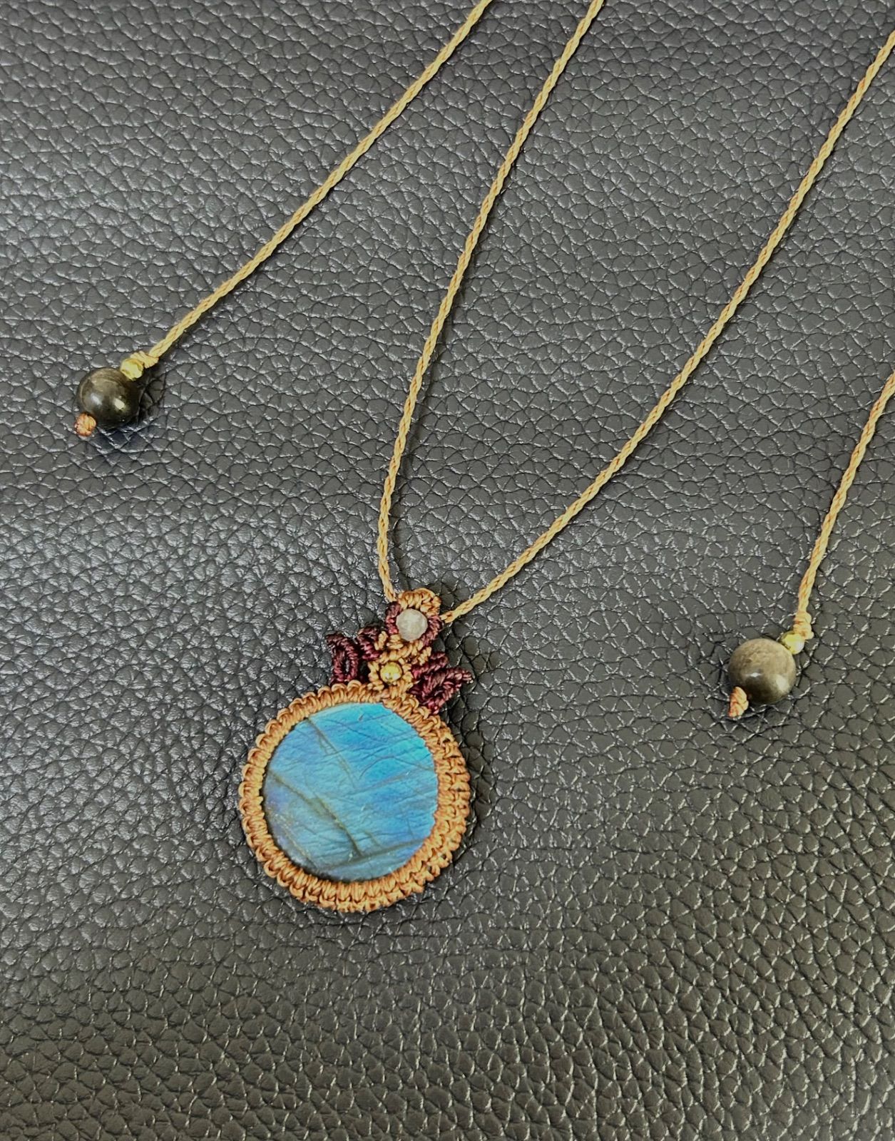 ラブラドライト マクラメ ペンダント ネックレス - メルカリ