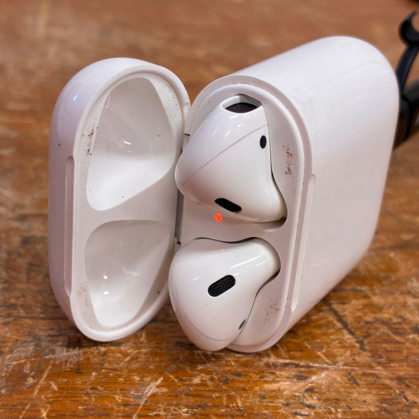 ジャンク品】エアポッツ 2台セット AirPods with Charging Case（第2