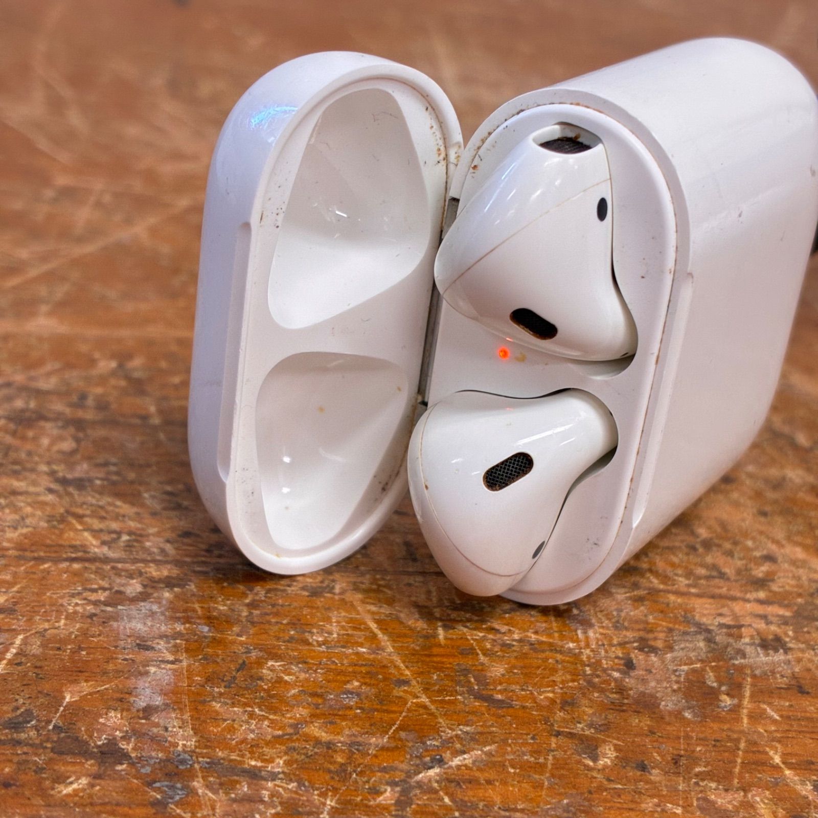 ジャンク品】エアポッツ 2台セット AirPods with Charging Case（第2