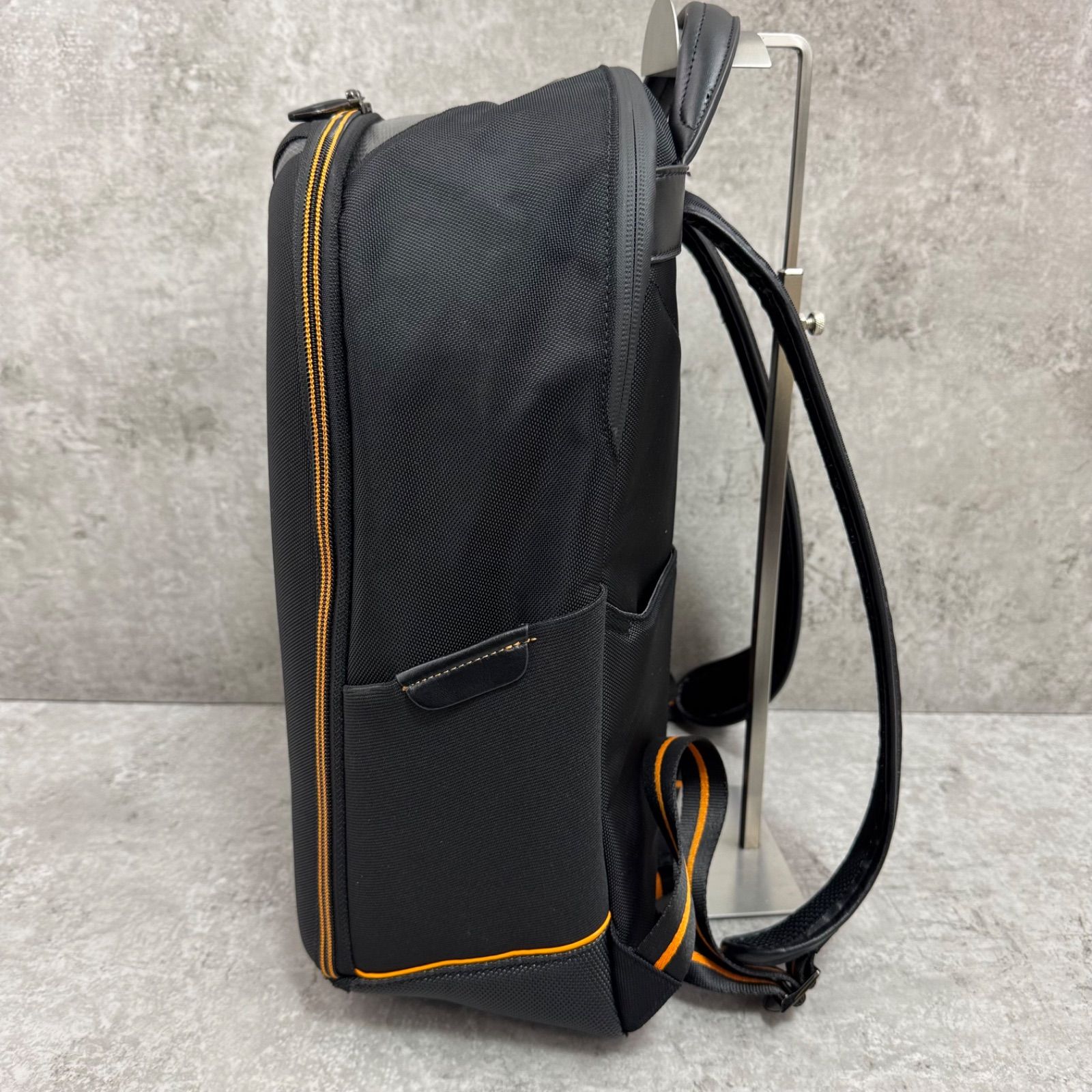 美品】TUMI MCLAREN Velocity Backpack トゥミ×マクラーレン ヴェロ