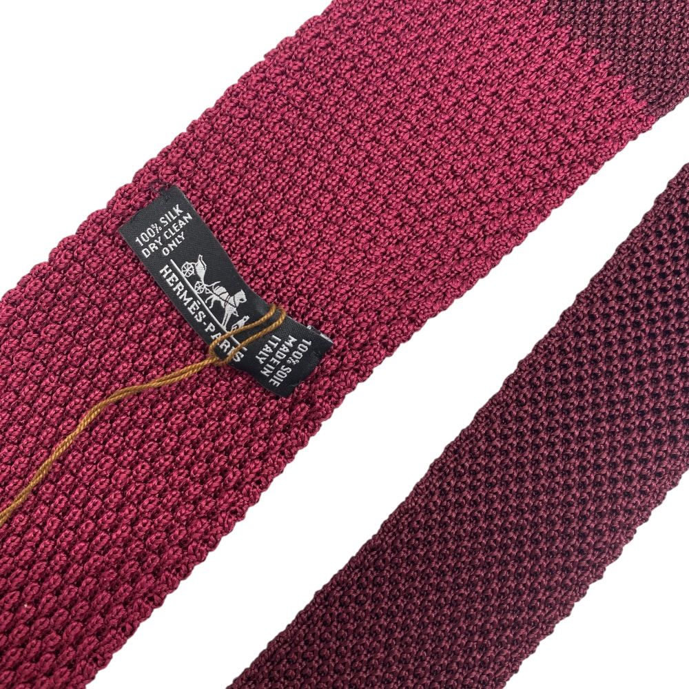 HERMES エルメス　ネクタイ　ニットタイ　スクエアタイ　レッド エルメス ネクタイ ニットタイ レギュラータイ アクセサリー Hロゴ