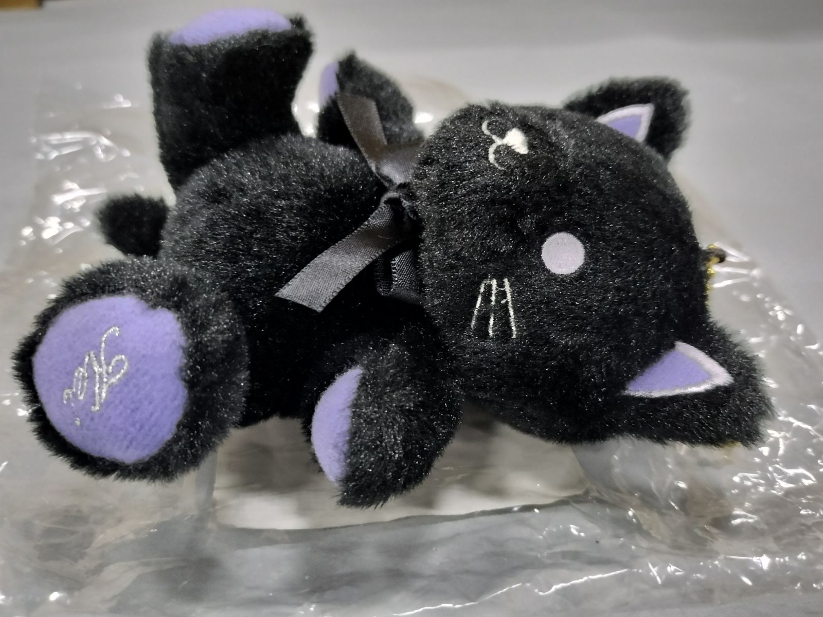 カラマリ 岡崎契 ぬいぐるみ 缶バッジ付き H26030405 - メルカリ