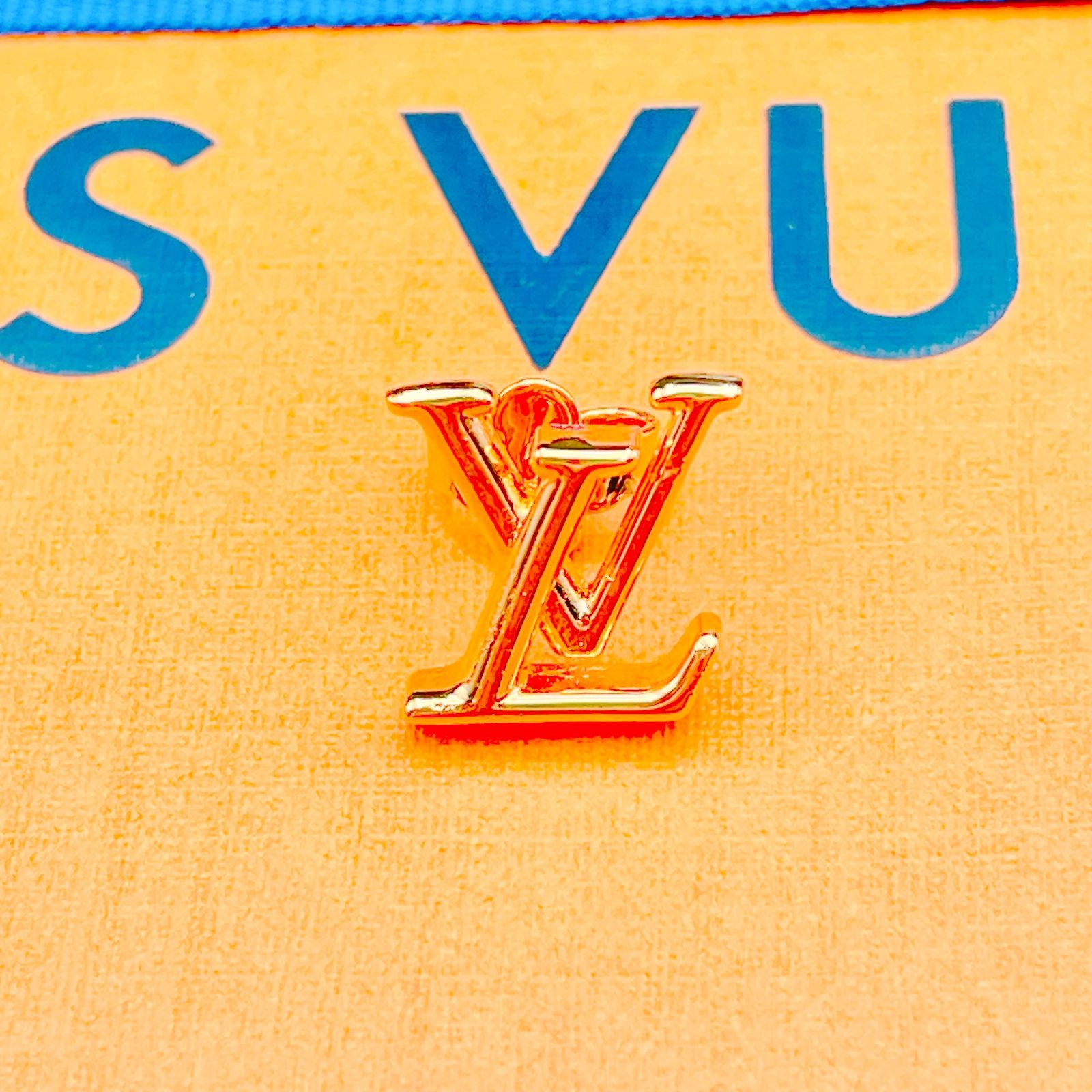 ◇ルイヴィトン◇ 新品仕上済 LOUIS VUITTON M00743 LVアイコニック