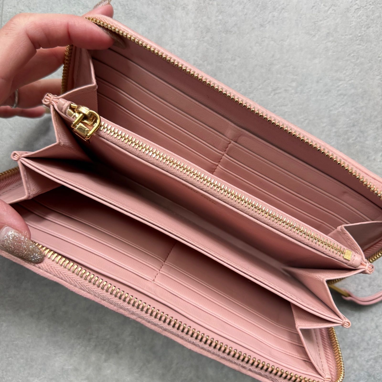 MIU MIU ミュウミュウ マテラッセ ラウンドファスナー長財布 レザー 