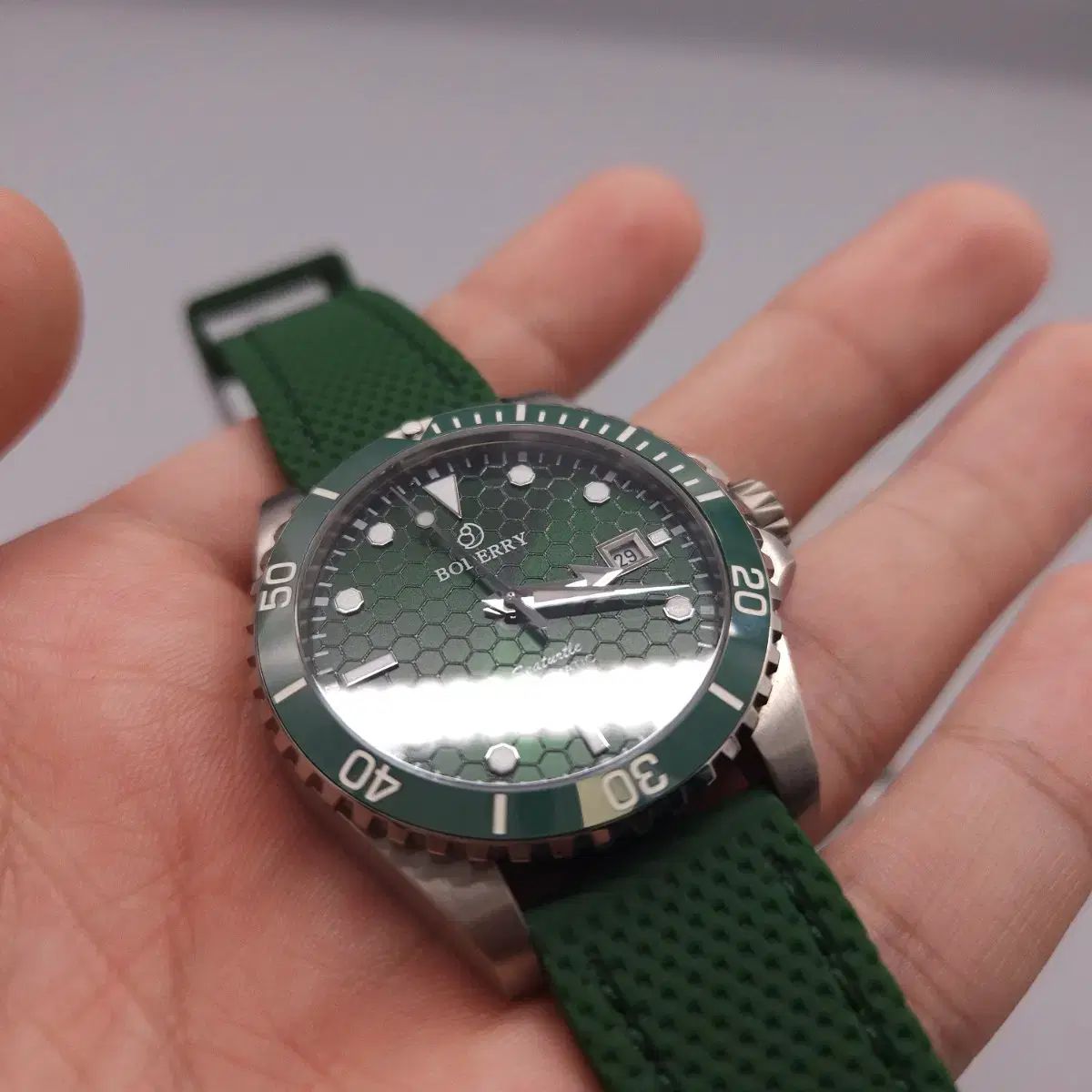 ボーダーLEE氏タートルダイバー時計