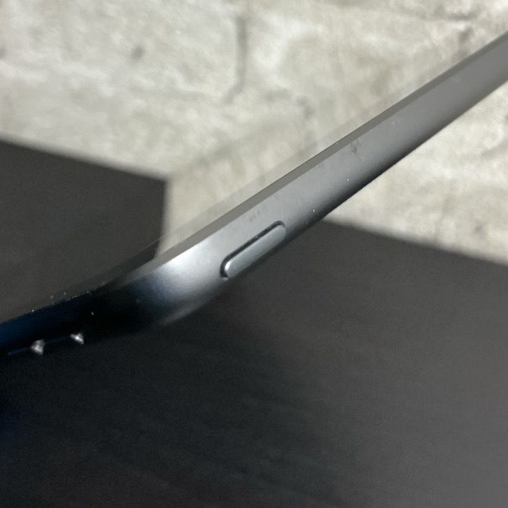R*i様 iPad 7世代 32GB バッテリー96% 中古品 iPad 第7世代 32GB Wi-Fi バッテリー96% 訳あり - メルカリ